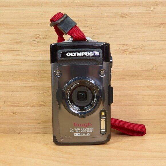 Olympus Tough TG‑1 iHS 12 MP Waterproof Digital Camera , 4× Optical Zoom, Tested - Picture 2 of 8